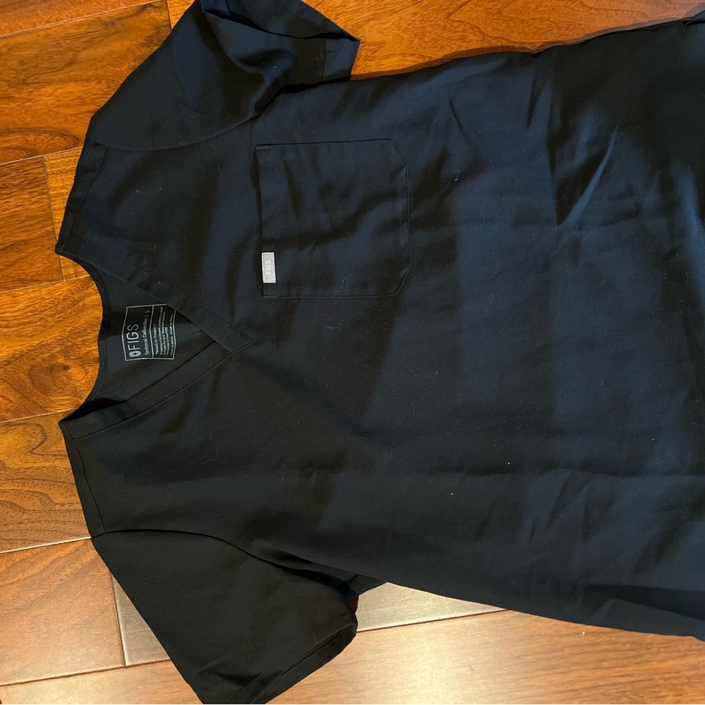 FIGS Catarina One Pocket Black Shirt